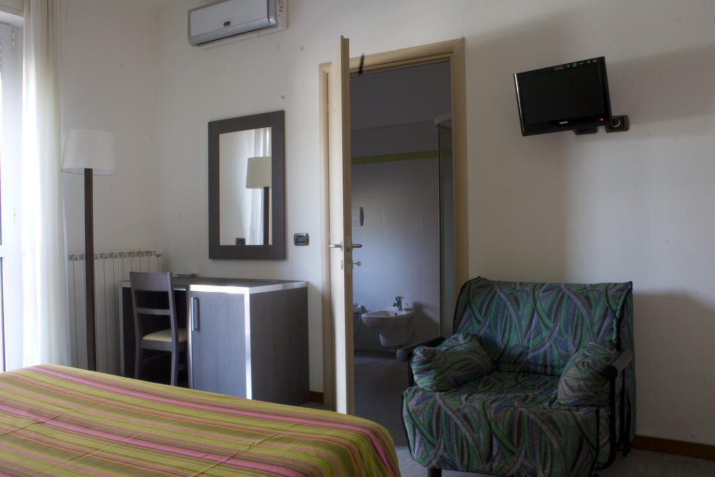 Hotel Renato Sesto San Giovanni Room photo